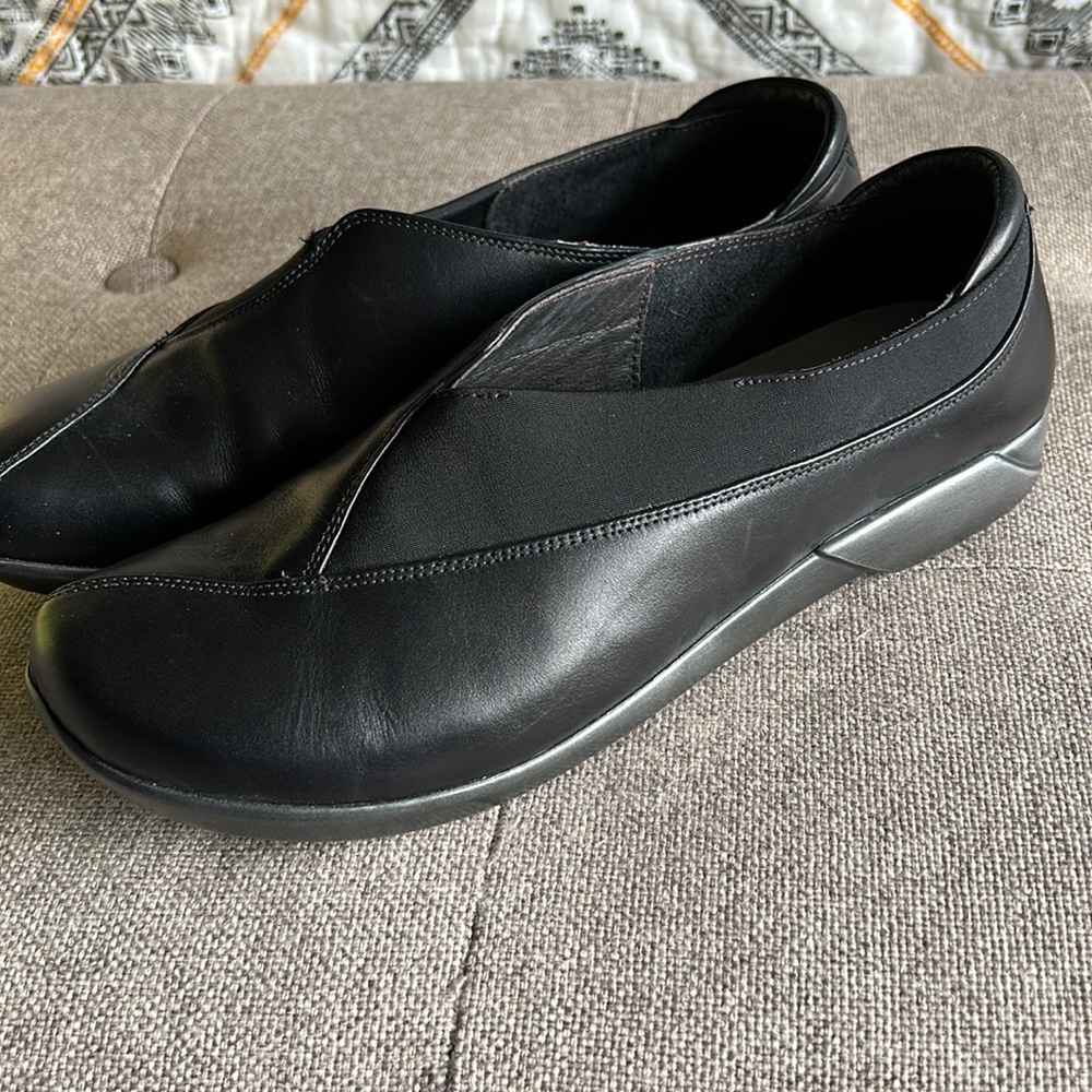 Naot “Montage” black leather with stretch